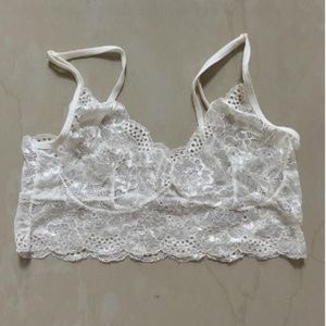White crop top crochet, size M